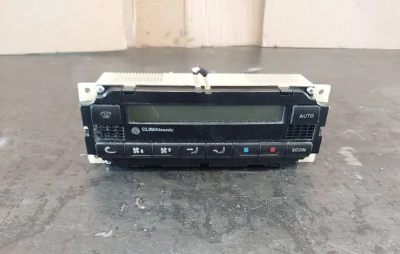 Volkswagen PASSAT B5.5 Climate control unit 3B1907044A 5HB007617-02