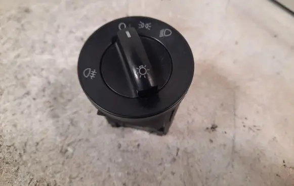 Volkswagen Polo Light switch 6Q0941531B