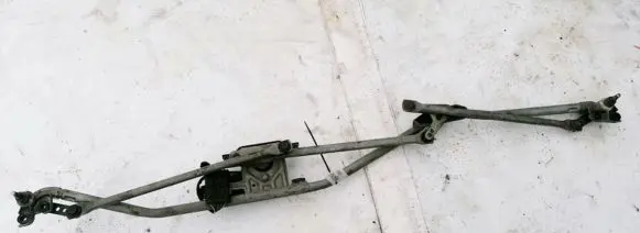 Opel Zafira A Front wiper linkage and motor