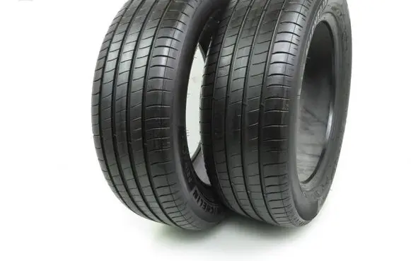 Volkswagen Golf V R16 summer tire 