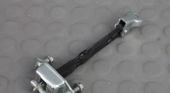 Suzuki Vitara (LY) Rear door check strap stopper OGRATYLVITARA3