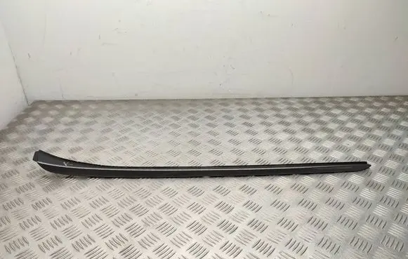 Hyundai Santa Fe Windshield trim 861332W000