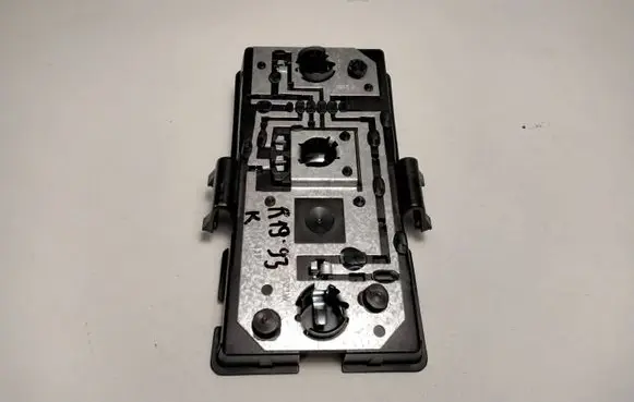 Renault 19 Tail light bulb cover holder 141339 141337