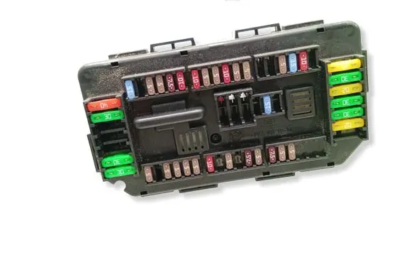 BMW 3 F30 F35 F31 Fuse module 9389068