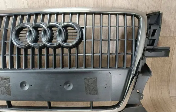 Audi Q5 SQ5 8R Front bumper upper radiator grill 8R0853651
