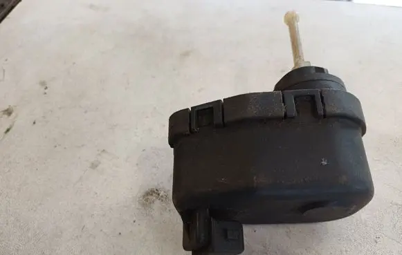 Audi 80 90 S2 B4 Headlight level adjustment motor 8A0941295 165941295