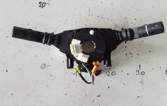 Nissan Qashqai Tailgate/trunk/boot open switch 