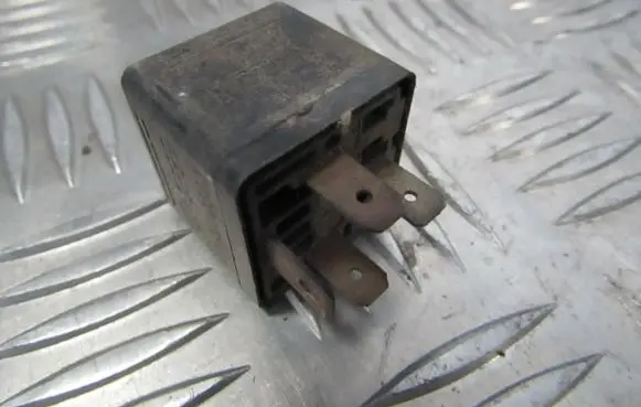 Volkswagen Golf IV Other relay 0332014156 431951253H