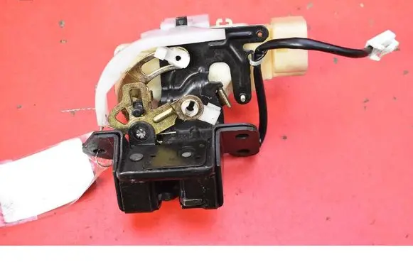 Mazda 323 Tailgate/trunk/boot lock/catch/latch