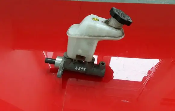 KIA Sorento Master brake cylinder 341116
