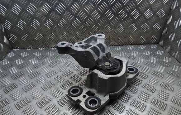 Volvo V60 Engine mount bracket 31401308