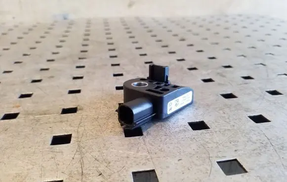 KIA Sportage Airbag deployment crash/impact sensor 959202S000 228170608