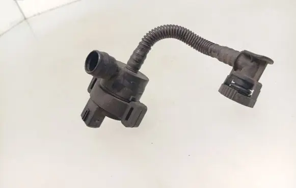 BMW 1 E81 E87 Valve vacuum 7551262