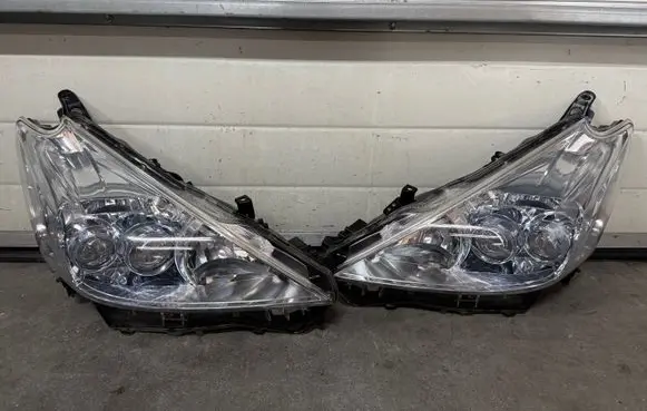 Toyota Prius+ (ZVW40) Headlights/headlamps set 47-42