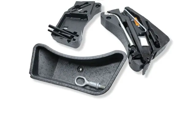 Volkswagen Touareg II Tool set 7P6863220A