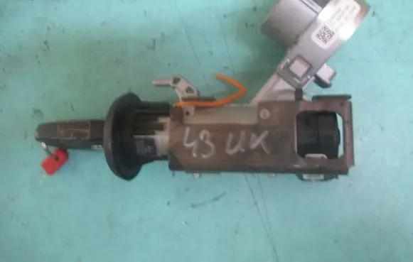 Opel Meriva B Steering wheel axle 13308436