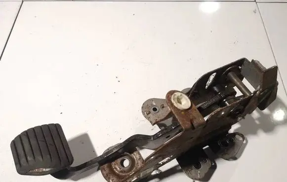 Renault Scenic III - Grand scenic III Brake pedal 465010016r
