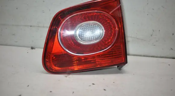 Volkswagen Tiguan Tailgate rear/tail lights 5N0945094B