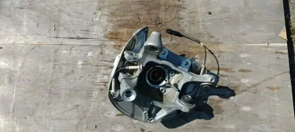 BMW 5 G30 G31 Rear wheel hub 6866337