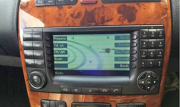 Mercedes-Benz CL C215 Radio/CD/DVD/GPS head unit A2208274142 A2208270257