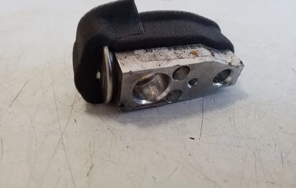 Air conditioning (A/C) expansion valve