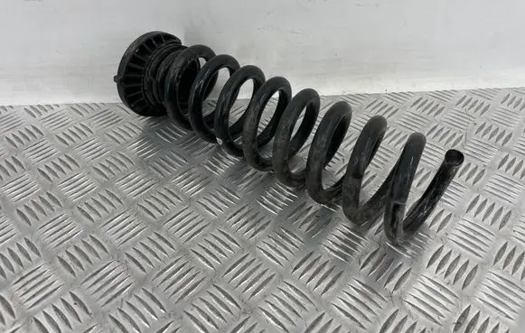Mercedes-Benz C W205 Rear coil spring