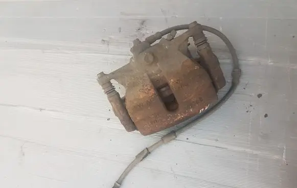 Volkswagen PASSAT B8 Front brake caliper
