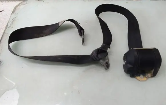 Volkswagen Transporter - Caravelle T4 Front seatbelt 701857805