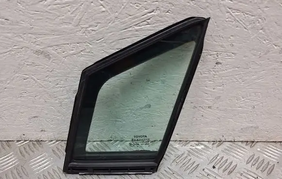Toyota Avensis T270 Front door vent window glass four-door 6821605010 6812605010 6821605010D