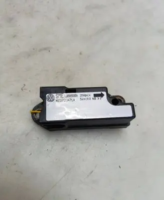 Volkswagen PASSAT B5 Airbag deployment crash/impact sensor 1J0909606N 35990414 5WK41910