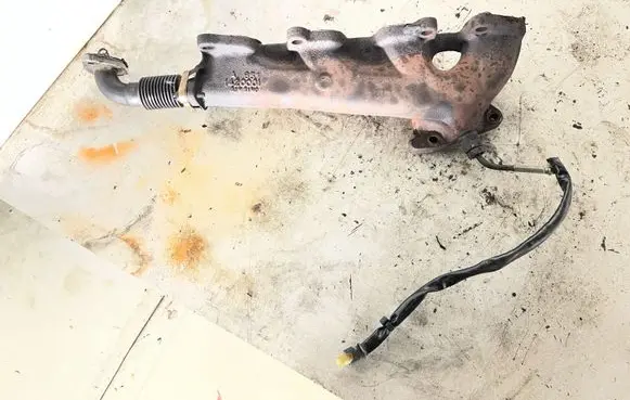 Mercedes-Benz C W204 Exhaust manifold 1420601