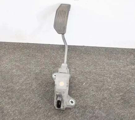 Toyota Verso-S Accelerator throttle pedal 7811005021