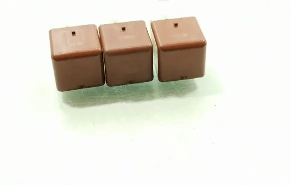 Toyota Avensis T220 Other relay 90987-02016