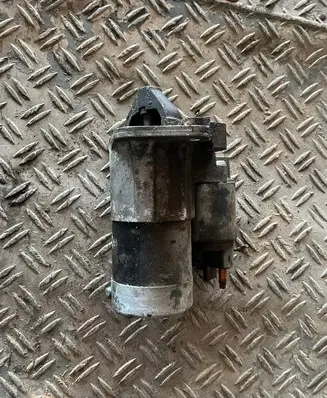 Renault Scenic II - Grand scenic II Starter motor M000T87881 8200584675