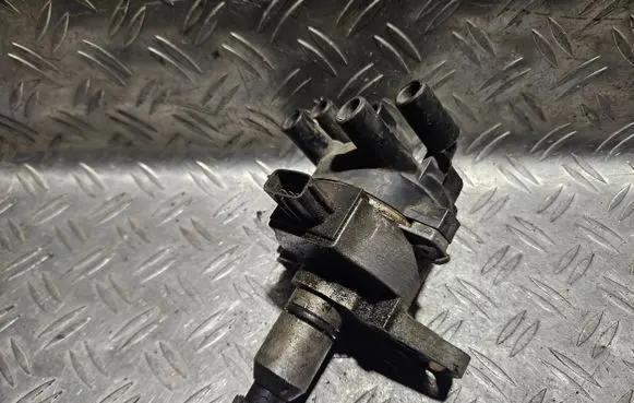 Mazda 626 Spark distributor T2T54972