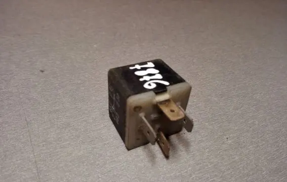 Audi A6 S6 C5 4B Other relay 431951253H