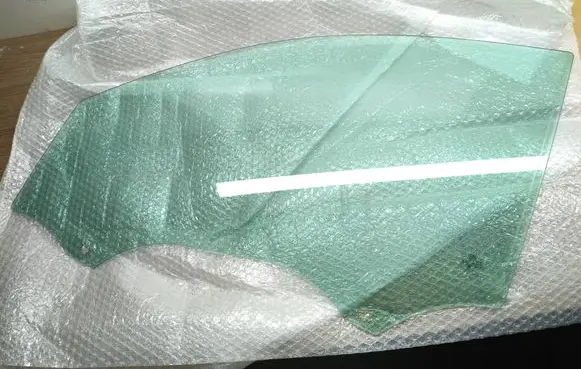 Audi RS Q3 Front door window glass four-door DOT90M40AAS2 A011404 43R00082