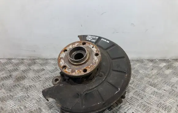 Volkswagen Tiguan Front wheel hub