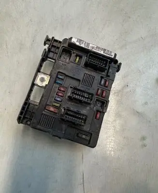 Citroen Berlingo Fuse module 9650618580