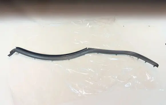Porsche Macan (95B) Rubber seal rear door 95B839761