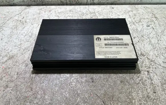 Dodge Challenger Sound amplifier 68549149AA 26777AH TH1LA223325505