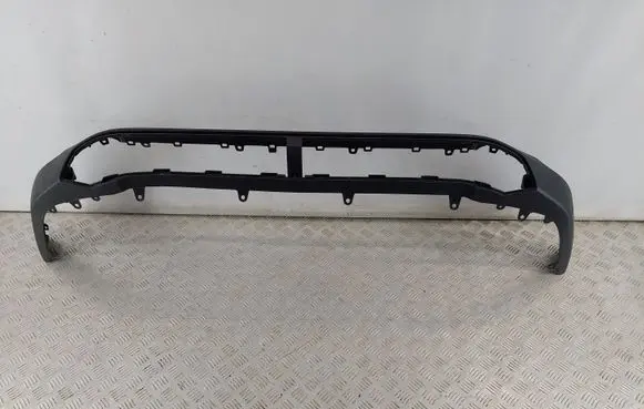 Front bumper lip