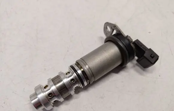 BMW 7 F01 F02 F03 F04 Camshaft vanos timing valve 7561265 11367561265 11367585776