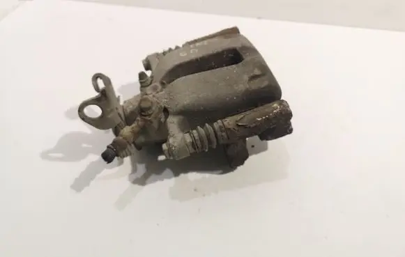 Opel Insignia A Rear brake caliper