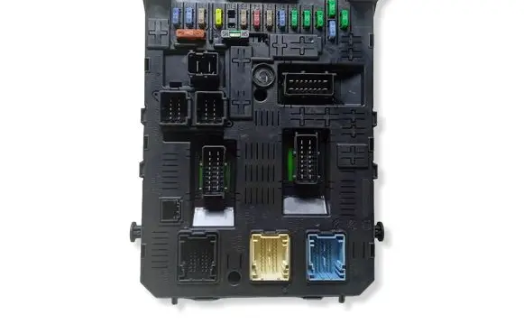 Peugeot 308 Fuse module 9664059080KASACJ 9664059080
