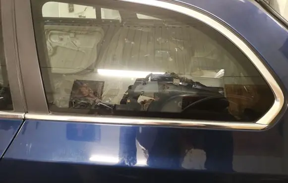 BMW 5 E60 E61 Rear side window