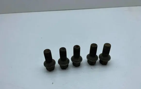 Mercedes-Benz C W204 Nuts/bolts 