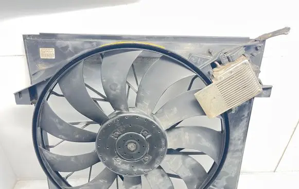 Mercedes-Benz ML W163 Electric radiator cooling fan A1635000293