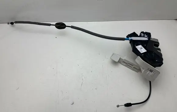 Ford Mustang VI Front door lock FR3B63219A65AP
