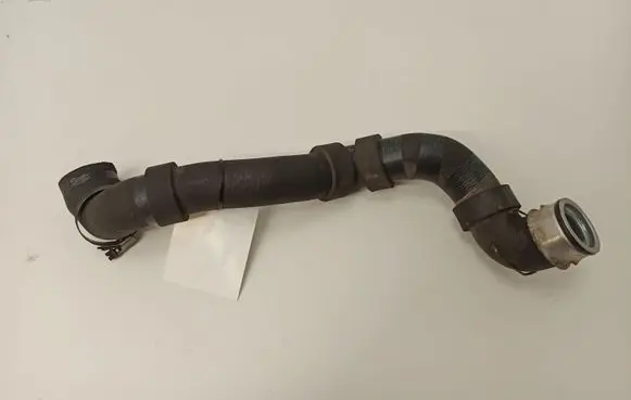 Mercedes-Benz C W203 Engine coolant pipe/hose 2035012982